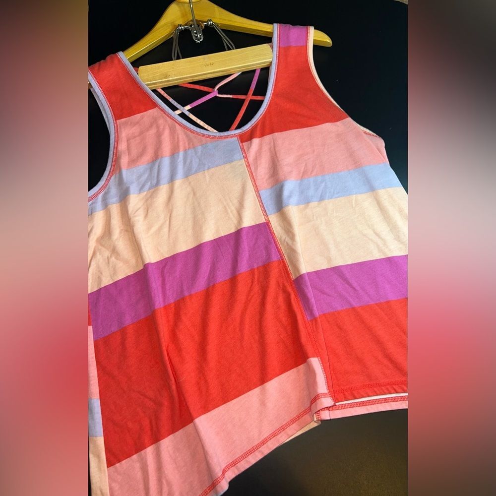 City Streets Strappy Back Multicolor V-Neck Tank Size XL NWOT